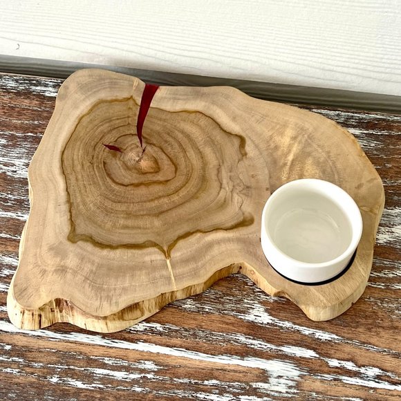 Tree Ring Epoxy Resin Wooden Cutting Board Charcuterie Board with Serving Dish - Picture 4 of 7